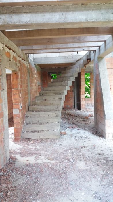 Pensiune la "rosu" in comuna Agapia, sat Varatec, judetul Neamt