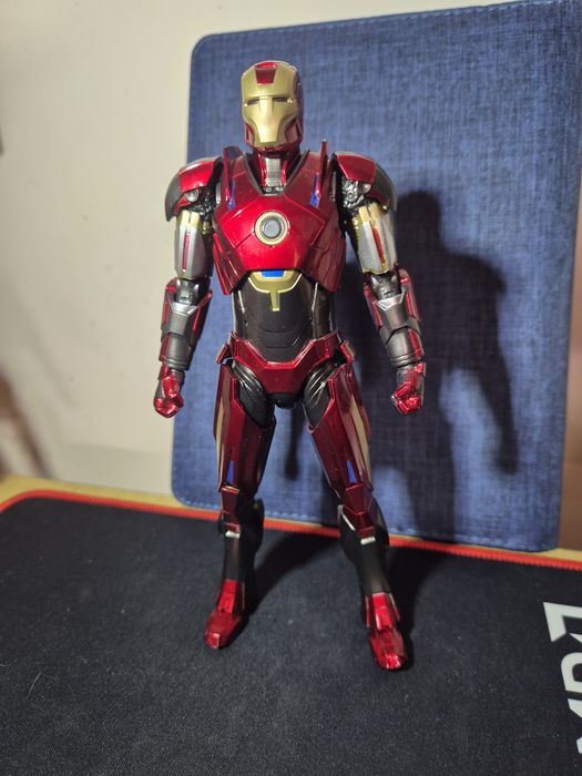 Figurina Iron Man mark 16