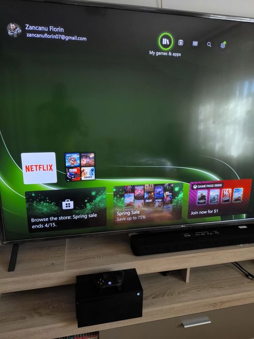 Vind Xbox Series X, 1TB SSD, 4K-120 FPS, impecabil că Nou!