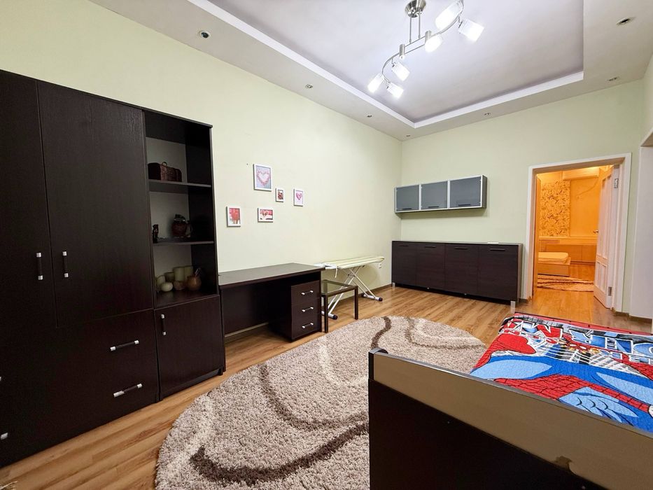 Срочно Продается Квартира 3/4/4 70м2 на ул. Лабзак