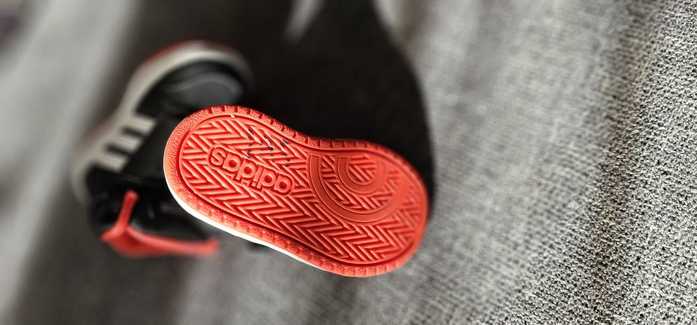 Vând adidasi/gheata Adidas originali mar.19