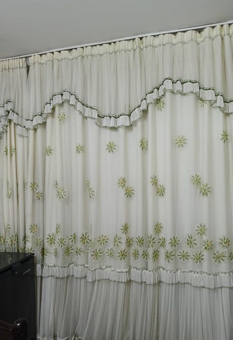 Перде сатылады екі перде біреуі 10 0000