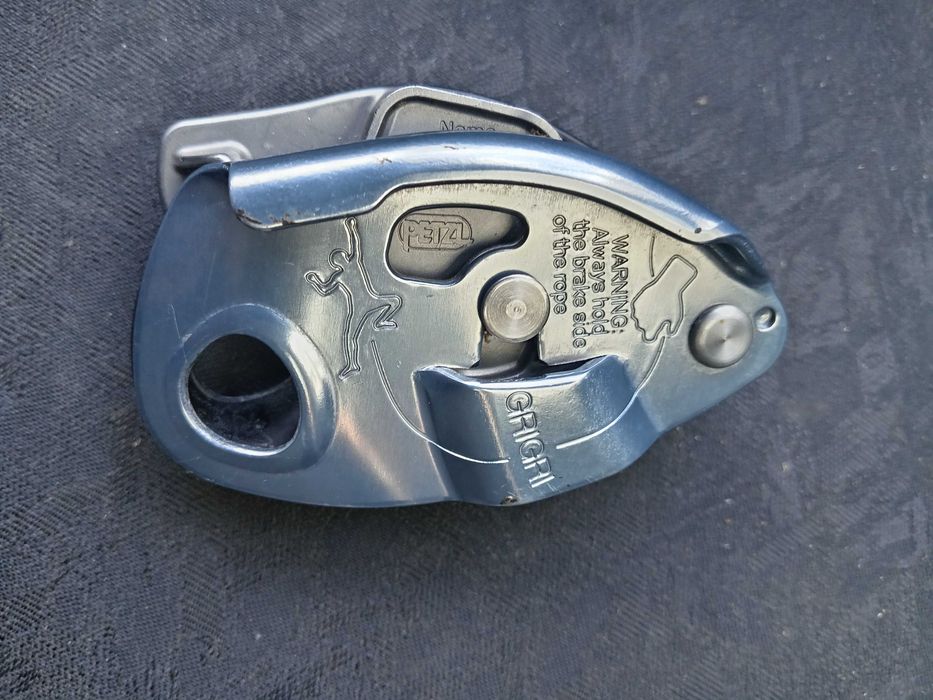 Grigri осигурително устройство. petzl.