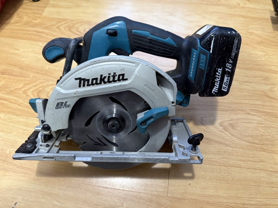 Ръчен Циркуляр Makita DHS680