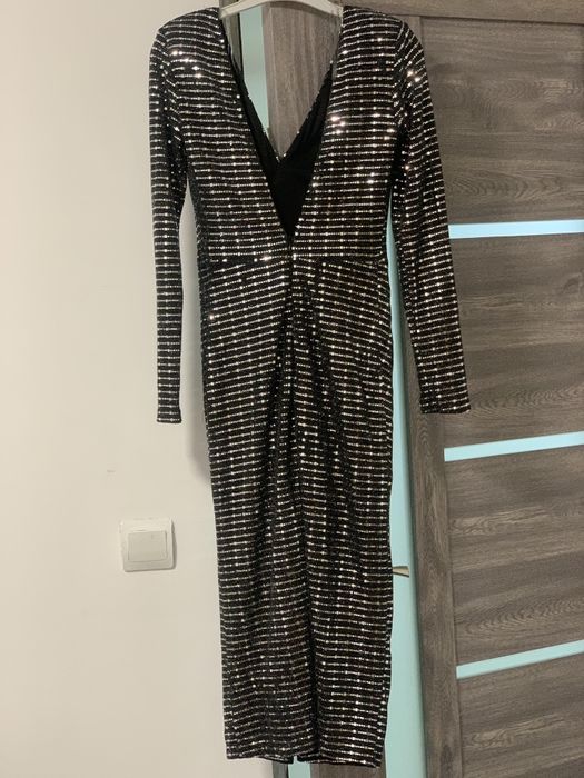 Vând rochie eleganta ,o singura purtare!!