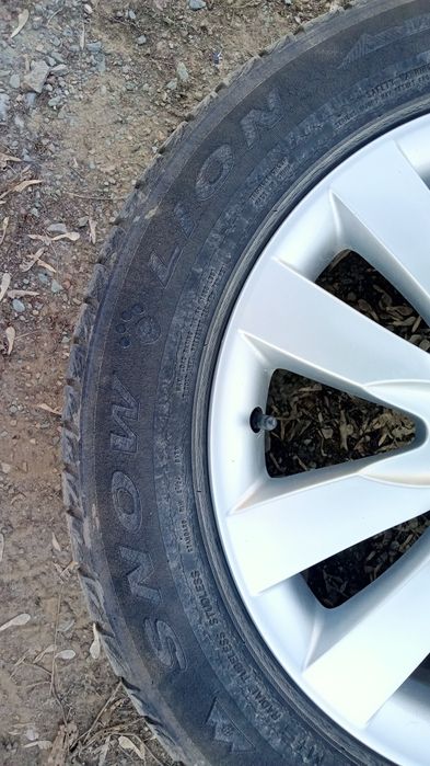 Резина липучка Triangle 215 / 60 / R17