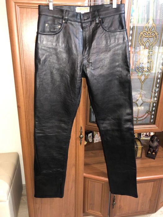 Продавам 2 бр. нови мъжки кожени панталони от телешки бокс.