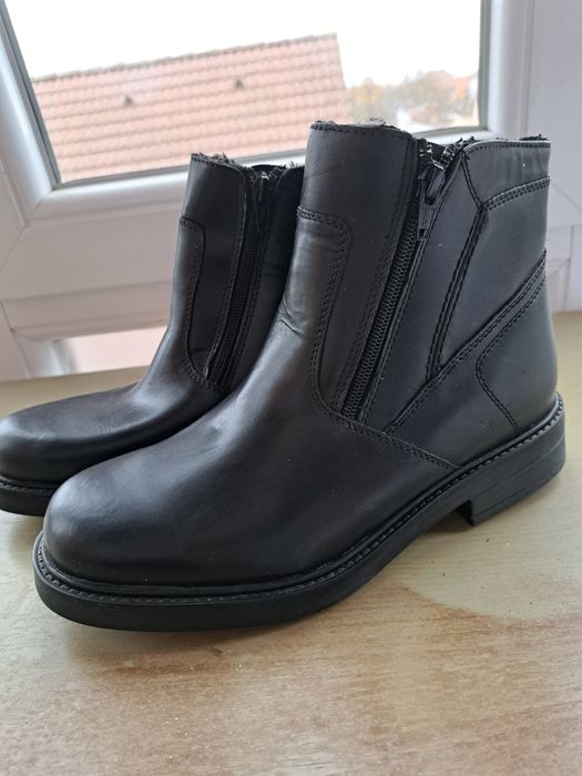 Ghete iarnă băieți mărimea 40 NOI