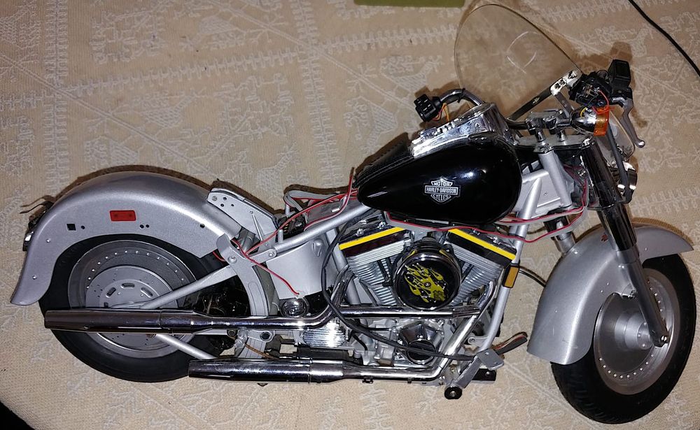 Harley Davidson FatBoy 1/4 DeAgostini macheta metal