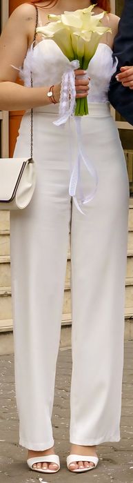 Salopetă albă elegantă