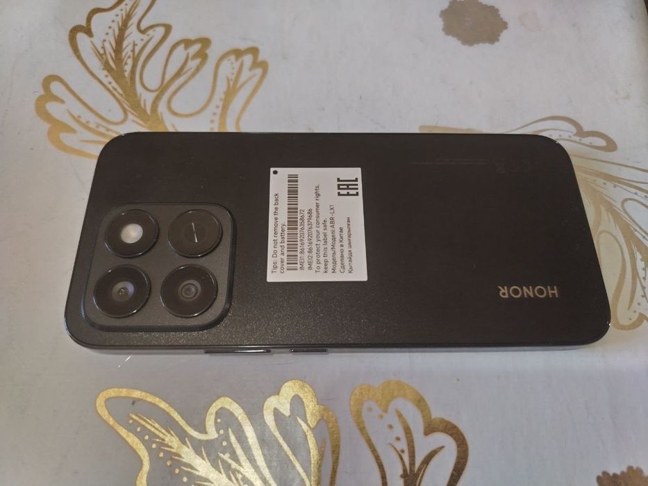 Хонор х 8 с в отличном состоянии
