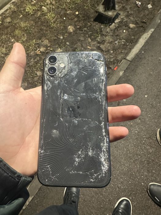 Айфон 11 срочноо