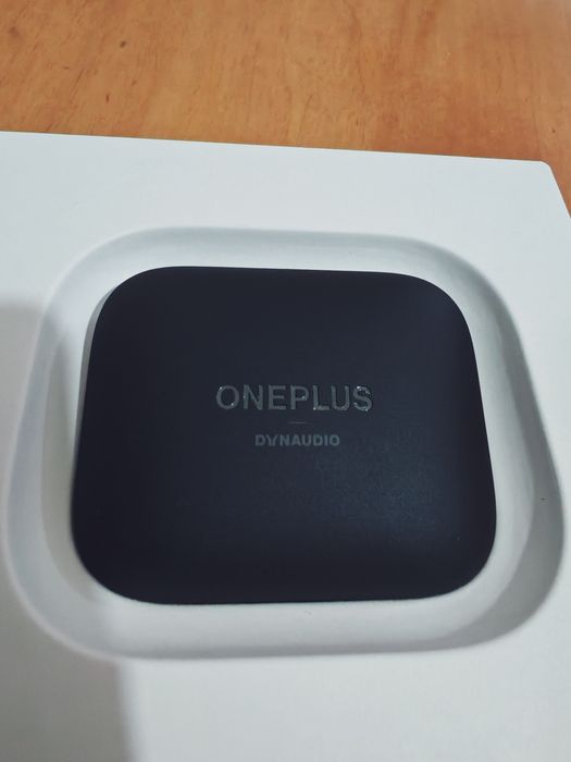 Продам наушники OnePlus Buds Pro 2