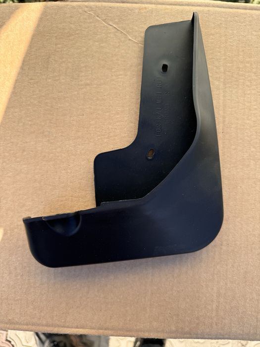 Продам брызговики камри 50-55