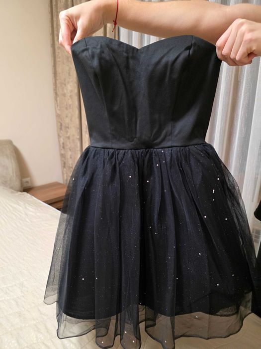 Дамска черна рокля с бюстие