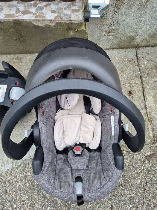 Vând scoică Stokke cu isofix