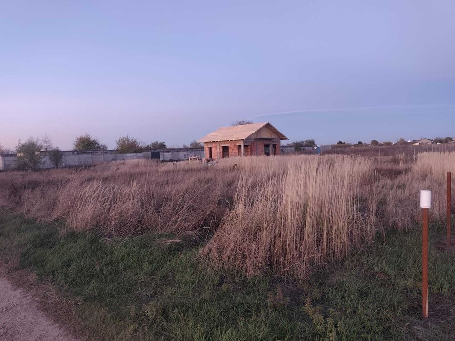 Teren intravilan Balotesti marginal cu Corbeanca, 540mp, 23m deschidere, aproape de lac, utilitati.