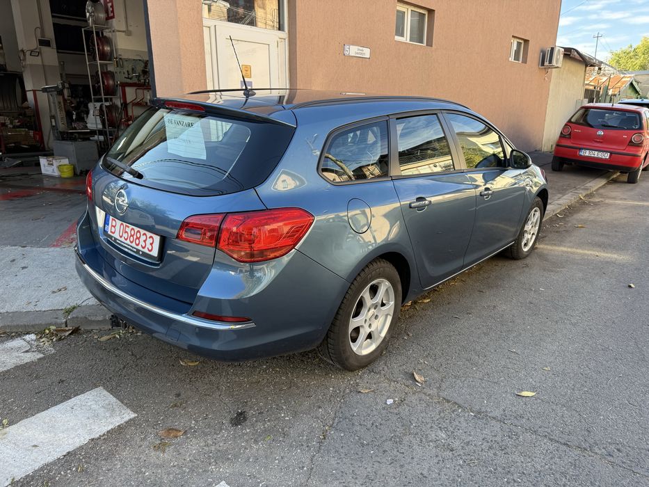 De vinzare Opel Astra j