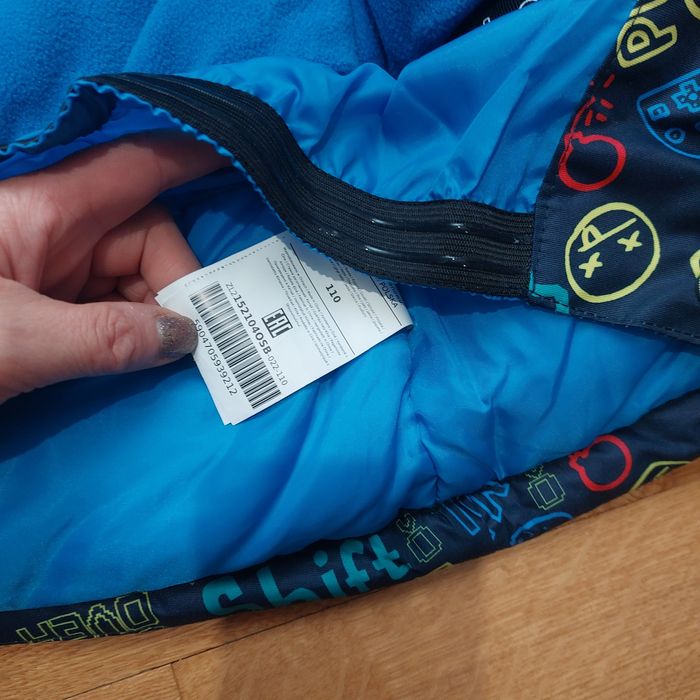 Geaca băieți impermeabila noua mărime 110