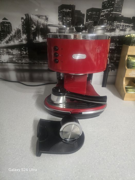 Продам кофемашину delonghi