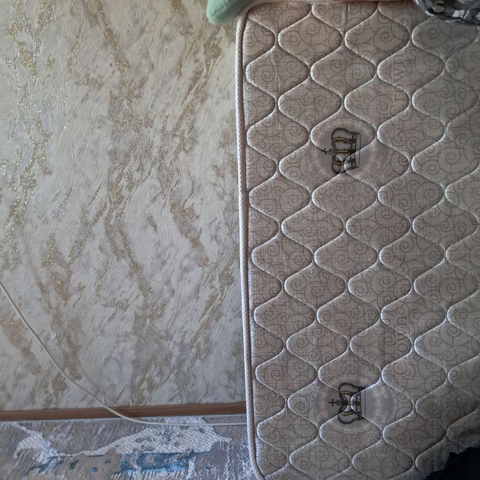 Продам кровать с матрасом