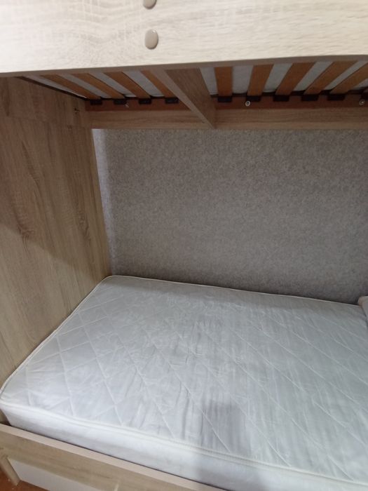 Продам двух ярусную кровать