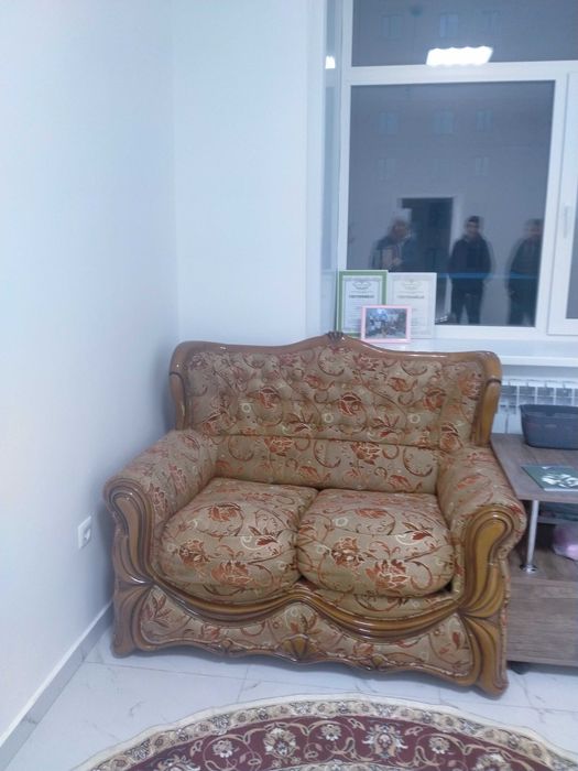 Диванчик двухместный раздвижной.