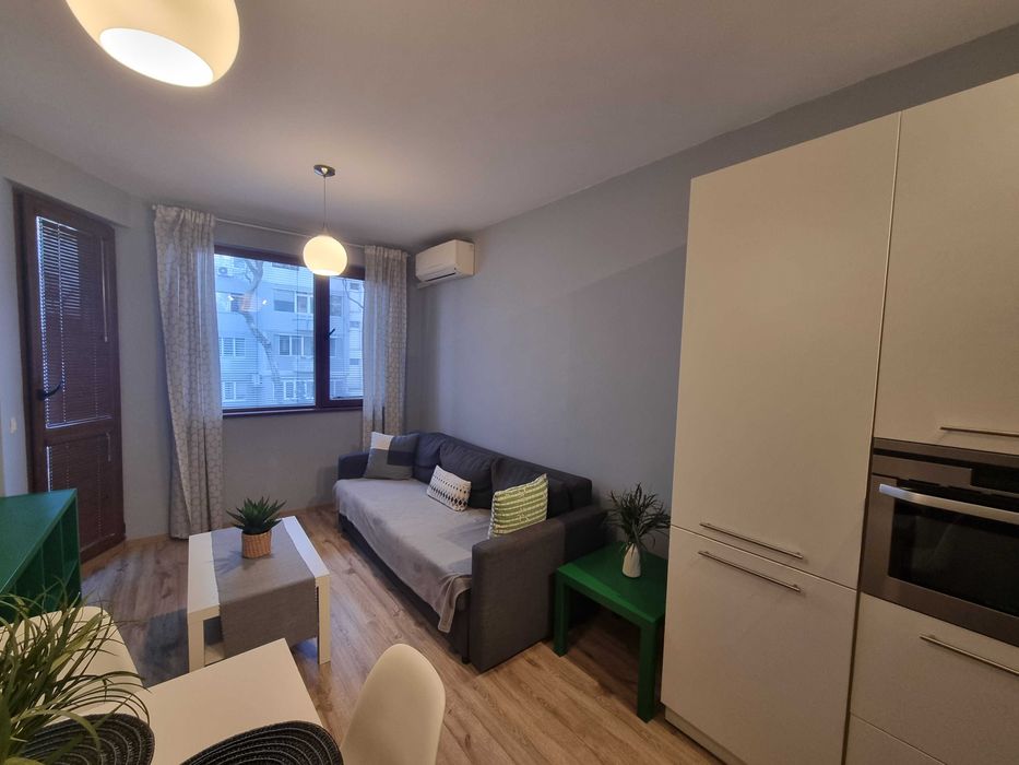 Двустаен апартамент с подземен гараж- Базар Левски