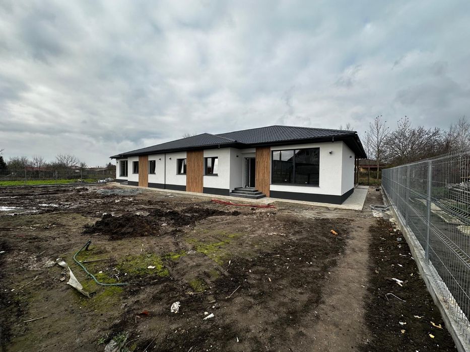 OFERTA -Casa de vanzare la sol Poiana Ovidiu