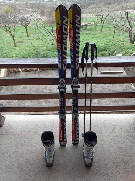 Vând ski+clăpari+bete
