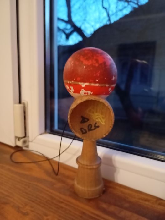 Kendama cu Ken sweets starter și bila antiskid c-circle