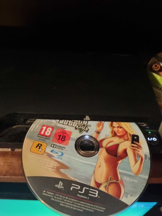 PS3 1TB + 2 джойстика + GTA 5 – Готов за игра