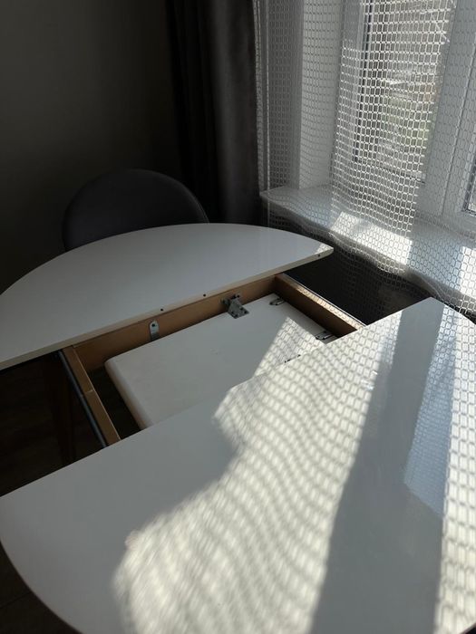 продам комплект стол со стульями