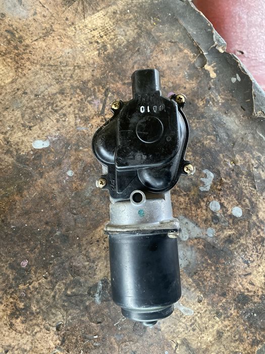 Мотор предни чистачки за мазда 2