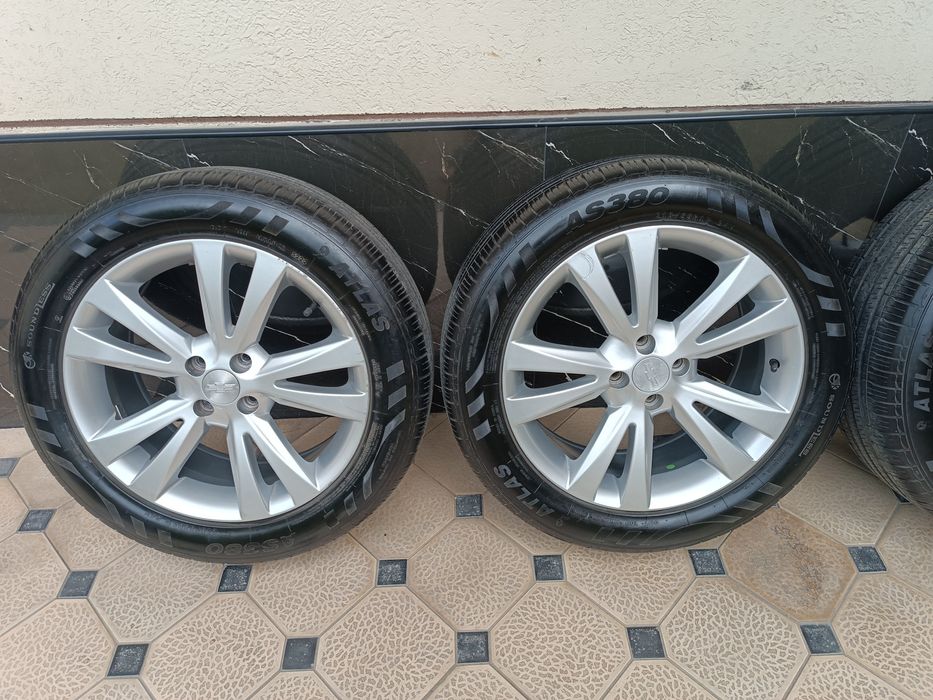 Kaptiva Stil Diska Balon 215 55 R17 Holati Yaxshi
