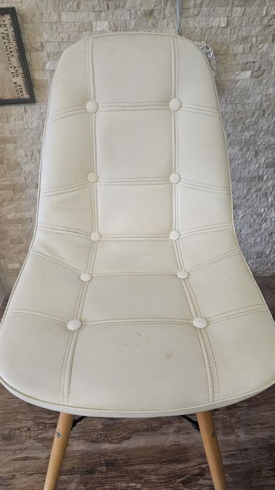 Столове четири броя