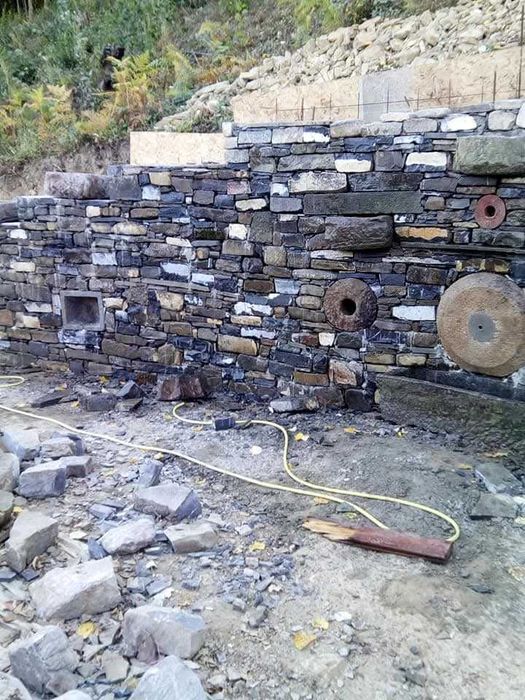 Каменни зидарии и басейни