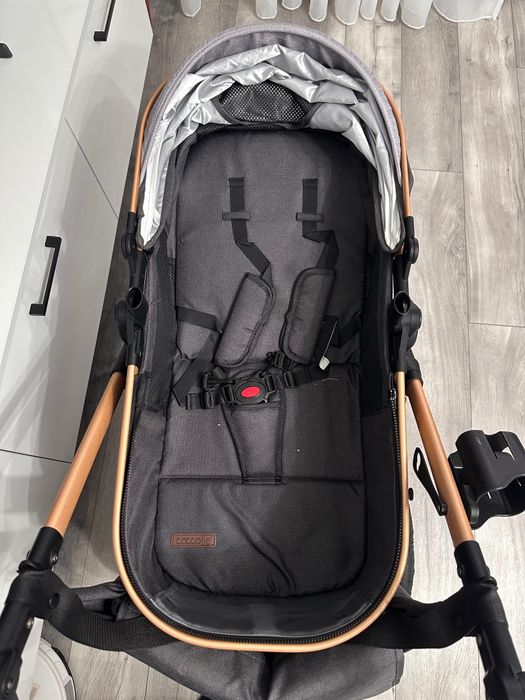 Vând Cărucior 3 în 1 Coccolle Melora