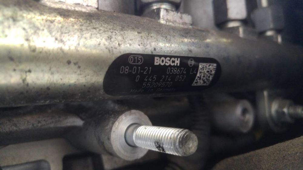 Rampa injectoare 223b1000 1.9 jtd fiat doblo 0445214052