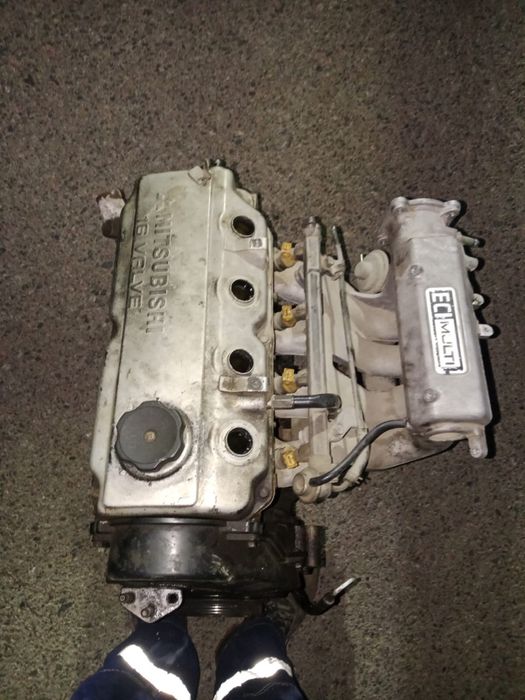Мотор  от  Mitsubishi Galant объем 1,8