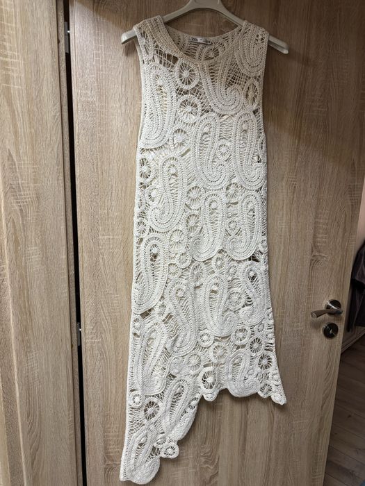 Две страхотни роклички на Zara
