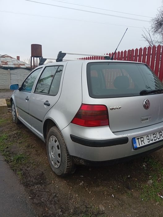 Vând golf 4 , 1.4 benzina
