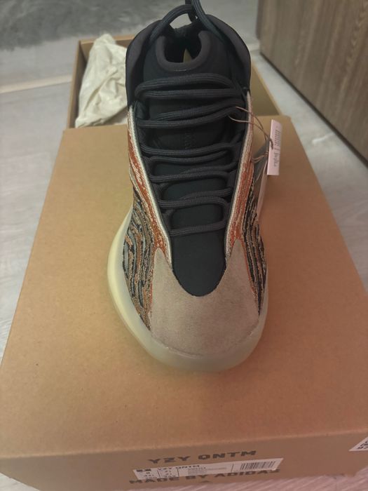Yeezy quantum flash orange