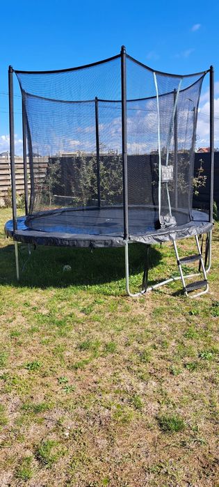 TRAMBULINĂ 300cm dechatlon folosită un sezon
