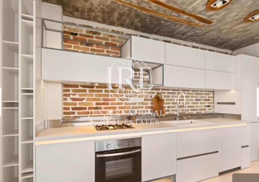 Дава се под наем Четиристаен апартамент в Варна, Бриз - 185 кв.м за 2801 € - Снимка #3