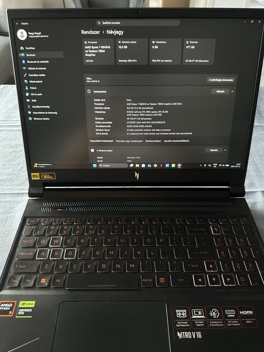 Vând Acer Nitro V16