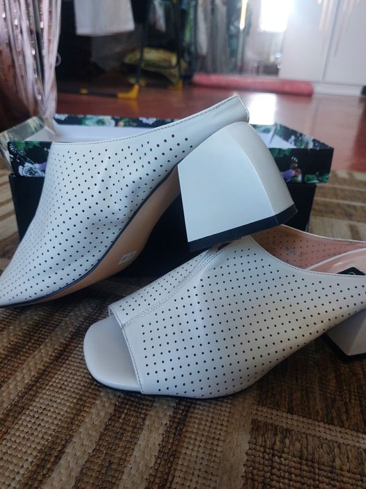 Женская обувь 37 размер