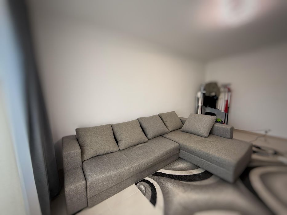 Canapea extensibila gri+ 5 perne ,preț avantajos