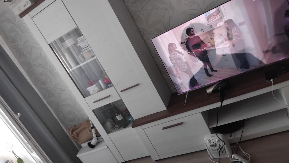 Холна секция с леки козметични забележки