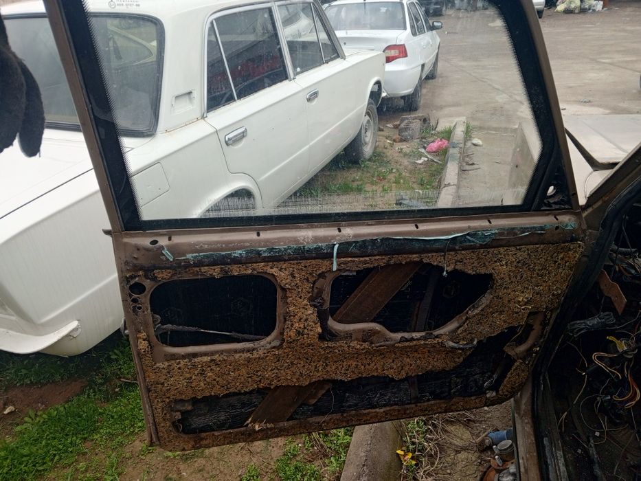 Продаются Двери ваз 2106